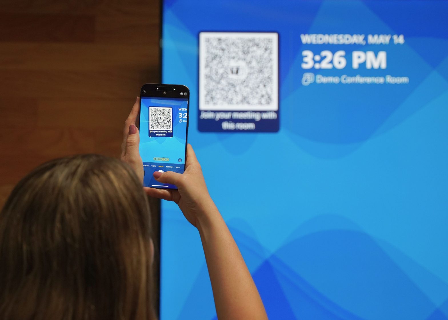 How Centralizing Internal Communications Tools Saves Time and Money